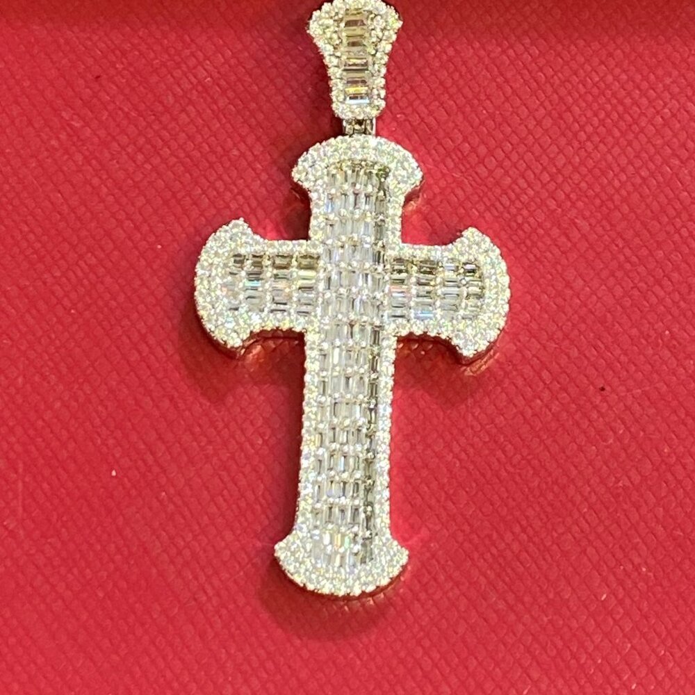 brand new silver cross charm with baguette-cut cz (white) a2